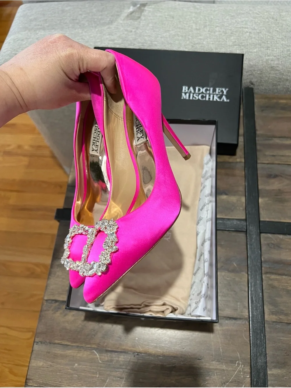 Badgley Mischka Hot Pink Satin Heels Pump Stiletto Pointed Toe Rhinestone Size 6